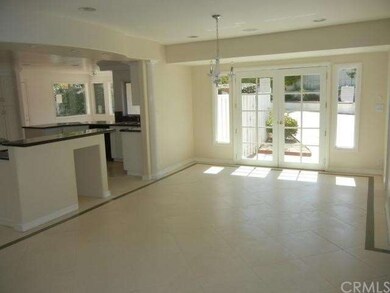 ENTRY AND EATING AREA