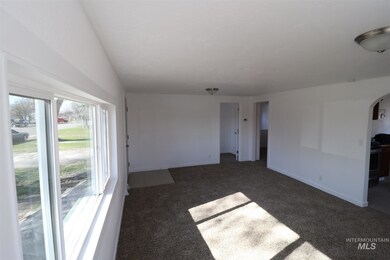 1051 Yale Ave, Burley, ID 83318 - photo 4