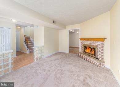 14016A Grumble Jones Ct, Centreville, VA 20121 - photo 3