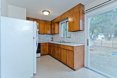 111 Parallel St unit 113, Springfield, MA 01104 - photo 3