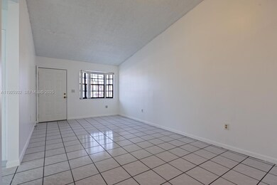 9098 NW 114th St, Hialeah, FL 33018 - photo 4