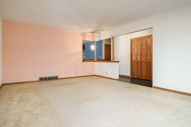 5802 Clarendon Dr, Rockford, IL 61114 - photo 6