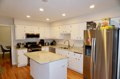 1120 Elizabeth Ave, Naperville, IL 60540 - photo 7