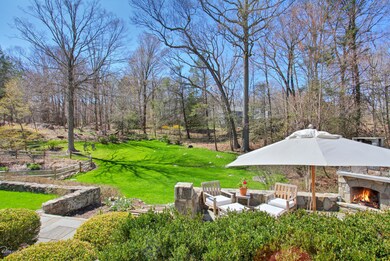 271 Guinea Rd Stamford CT-large-052-78-0