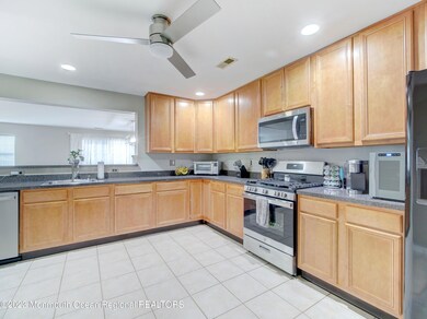 4 Topeka Ct, Tinton Falls, NJ 07712 - photo 6