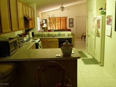 Great Room w/ LR, Kit, Dining Area