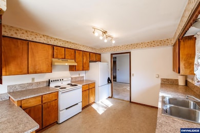 951 Dogwood St unit 2JAN, Sweet Home, OR 97386 - photo 3