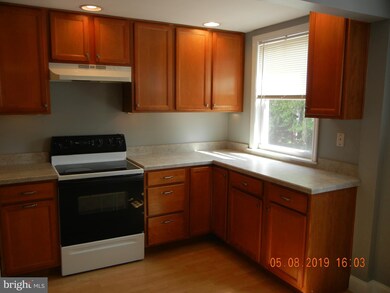 1134 Oakwood Dr, Glenolden, PA 19036 - photo 6