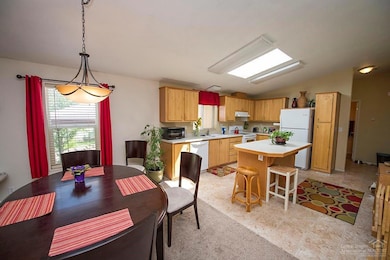 1213 SW Currant Rd, Redmond, OR 97756 - photo 6