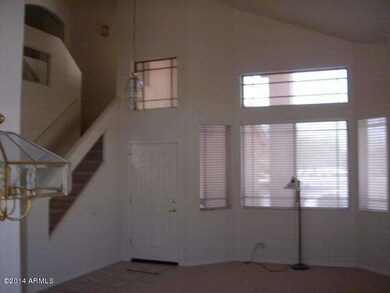 88th Ln  Living Room & Entry