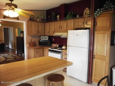 301 Pine Cir, Walnutport, PA 18088 - photo 6