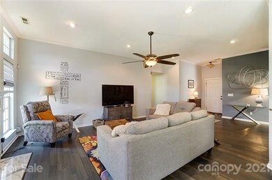 Living Room w/gas logs