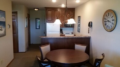 Dining & Kitchen