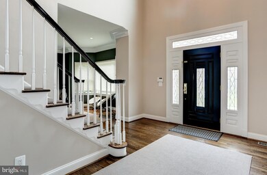 9325 Sprinklewood Ln, Potomac, MD 20854 - photo 2