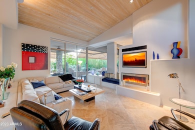 021_Living Room