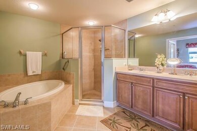 Large Soaking Tub after long day of tennis or Golf