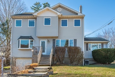 8 Tyler Place, Hewitt, NJ 07421 - photo 3