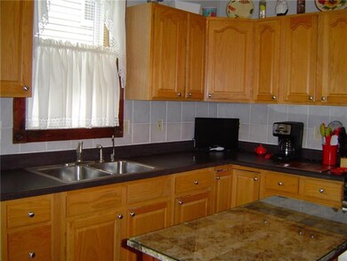 609 Penn Ave, Midland, PA 15059 - photo 5