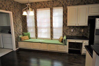 Breakfast area Bench seating
