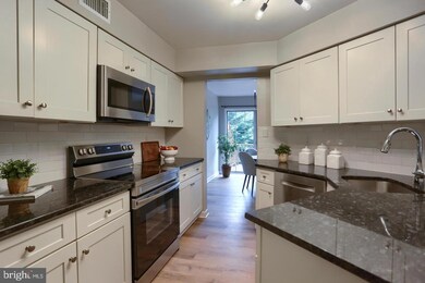 1102 Coventry Pointe Ln, Pottstown, PA 19465 - photo 4