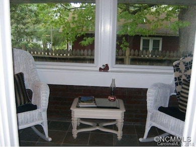 sun-room off of LR