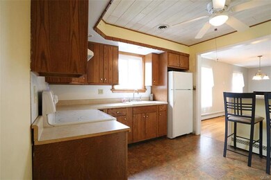 2930 W Greenleaf St, Allentown, PA 18104 - photo 3