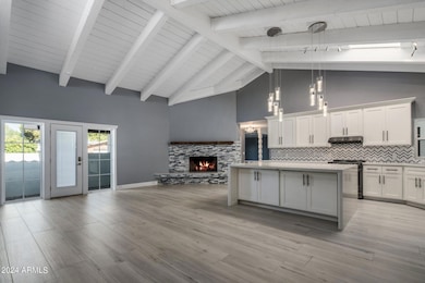 Large Kitchen with Island
