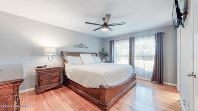 2512 Merriwood Dr Louisville KY 40299-21