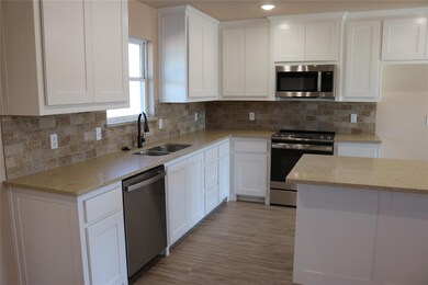 658 Elm Tree Ct, Poolville, TX 76487 - photo 2