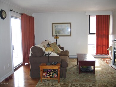 Living room 2