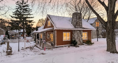 313 Wisconsin Ave, Gladstone, MI 49837 - photo 5