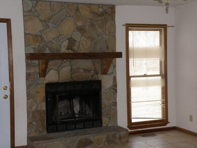 6147 Clayts Cir unit 22, Macon, GA 31216 - photo 5