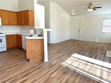 7578 Costanoa St, Las Vegas, NV 89123 - photo 4