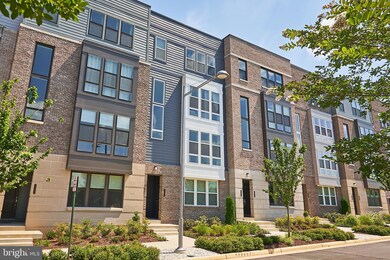 13386 Arrowbrook Centre Dr unit 53, Herndon, VA 20171 - photo 2