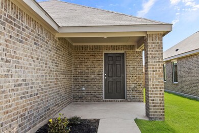 1703 Luke St, Ennis, TX 75119 - photo 3