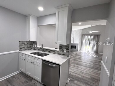 96 Mathews Dr unit 34, Hilton Head Island, SC 29926 - photo 3