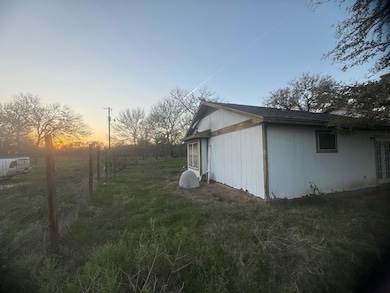 326 the Forest Rd, Dale, TX 78616 - photo 7