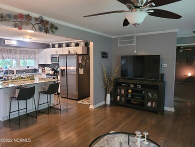 414 Country Club Dr, Jacksonville, NC 28546 - photo 4