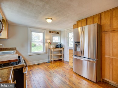 151 S 12th St, Purcellville, VA 20132 - photo 7