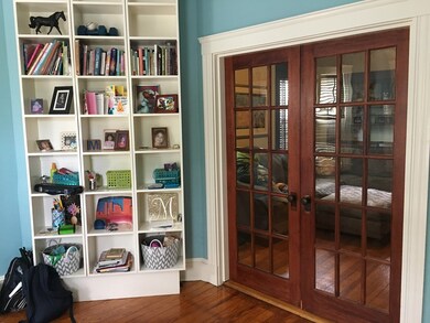 126 Kinnaird St unit 1, Cambridge, MA 02139 - photo 2