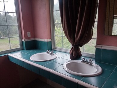 37000 S Wilhoit Rd, Molalla, OR 97038 - photo 5