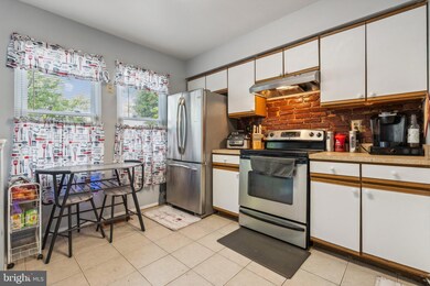 65 Cobber Ln, Baltimore, MD 21229 - photo 2