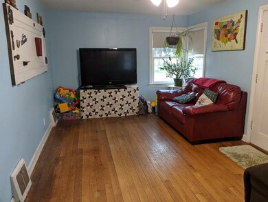 1005 E 10th St S, Newton, IA 50208 - photo 5