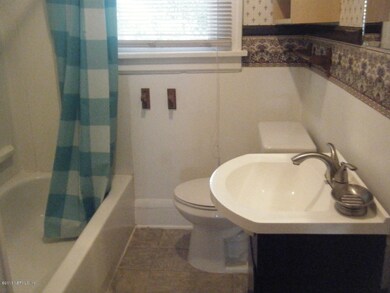 4557 Wheeler Ave, Jacksonville, FL 32210 - photo 7