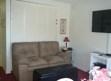 Otter_Rock_real_estate_living_room