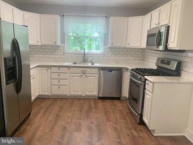 4946 Lockard Dr, Owings Mills, MD 21117 - photo 2