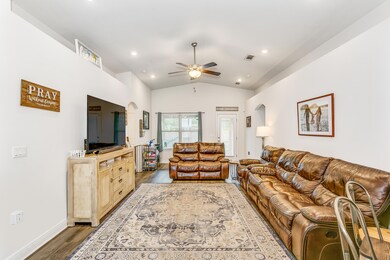 2022 Sunset Pine Way Gulf Breeze FL 3256