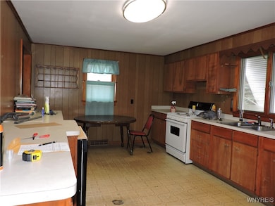 Eat In Kitchen 12 x 18 feet