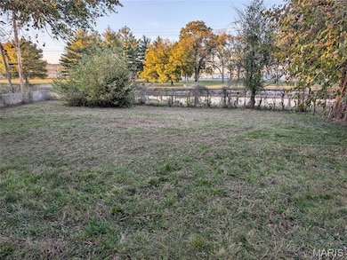 235 Saint Christopher Dr, East Saint Louis, IL 62206 - photo 2
