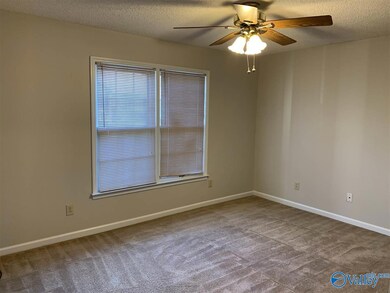 8142 Oldfield Rd SW unit 3, Huntsville, AL 35802 - photo 7